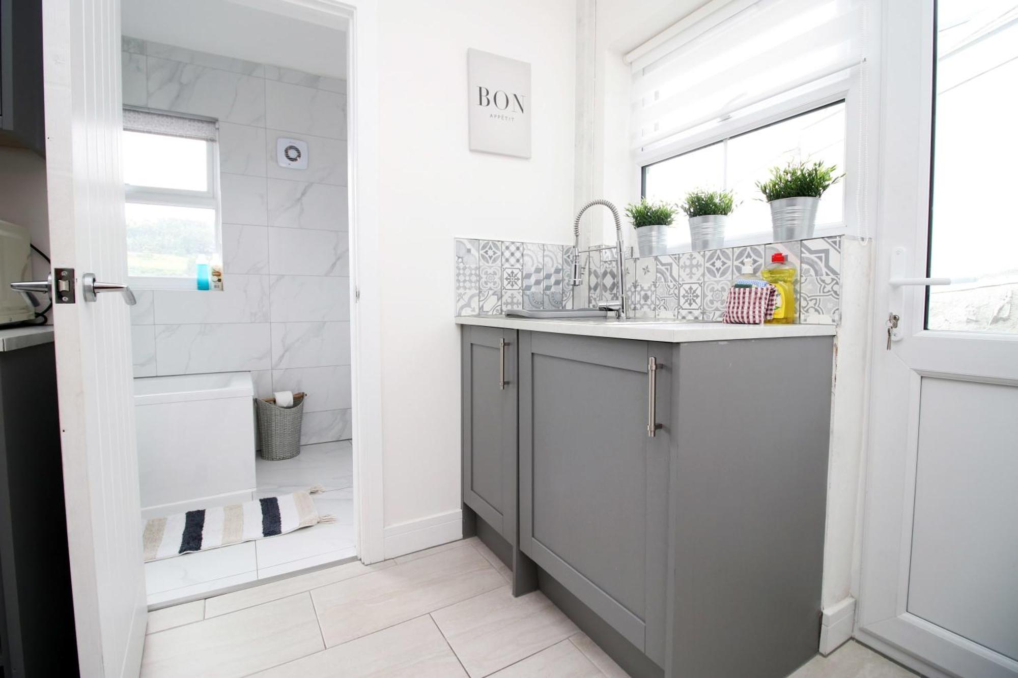 Prospect Cottage Fabulous Home In Stunning Rhondda Valley By Staystaycations Treorky Extérieur photo